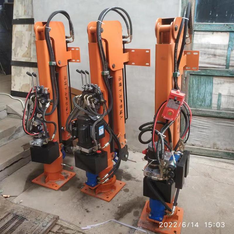 城阳区重汽蓝牌随车吊 3.2吨 国六动力强 液压驱动 农用自卸起重机